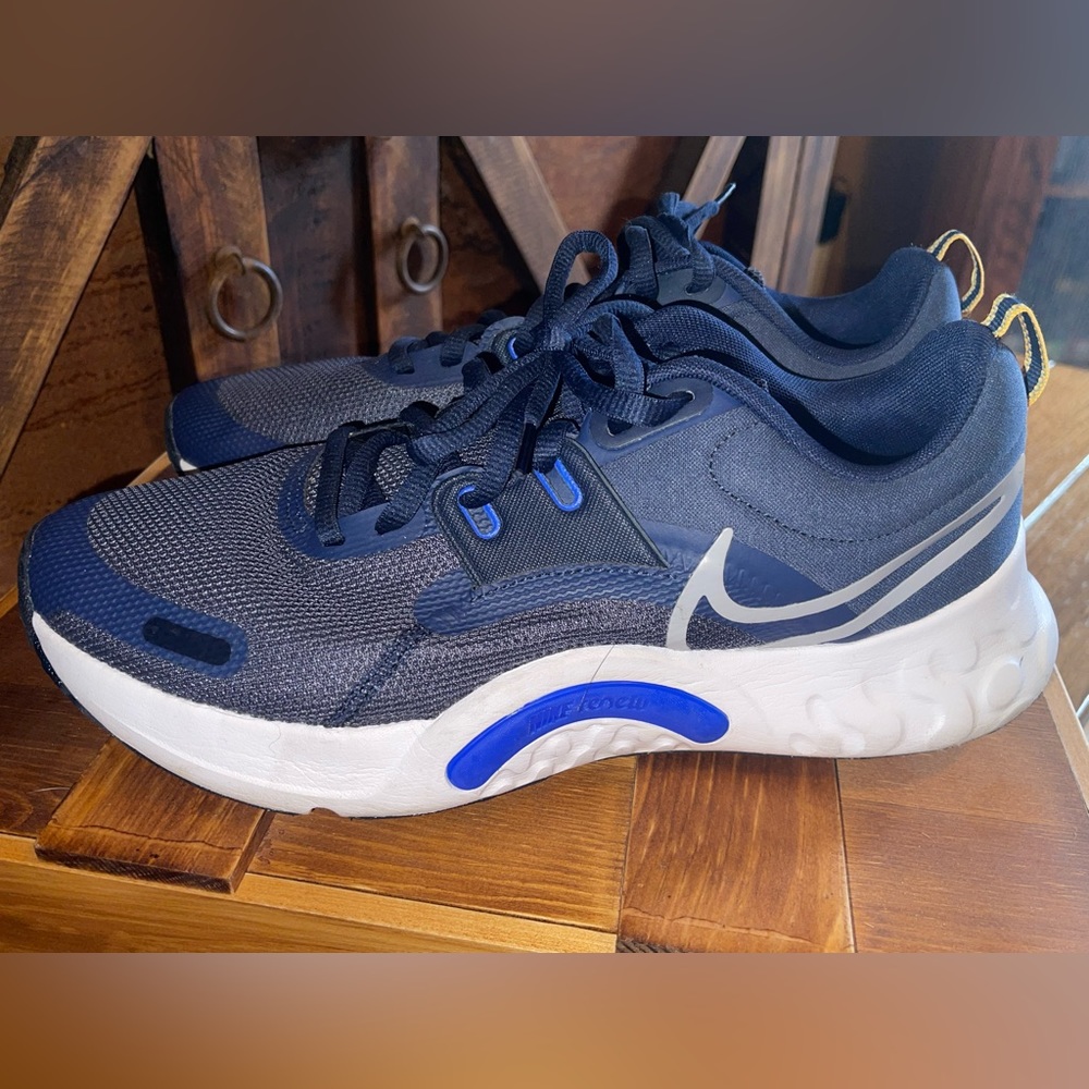 Men’s Nike Athletic Shoes in Size 11/ Blue and Gray